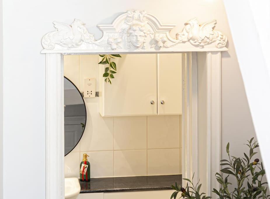 Regency Grade II Listed Townhouse By Centre And Beach Brighton Екстериор снимка