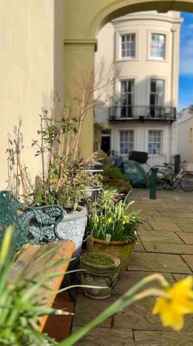 Regency Grade II Listed Townhouse By Centre And Beach Brighton Екстериор снимка